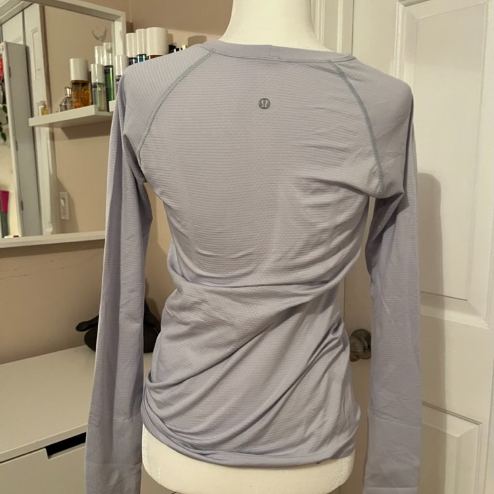 Lululemon Swiftly Tech Longsleeve 2.0 Size 8 - image 3